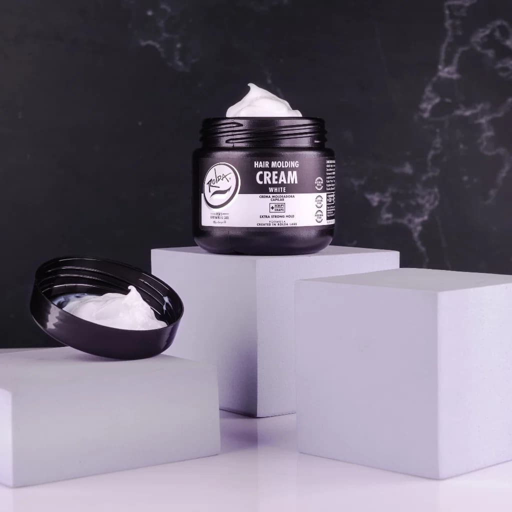 Crema moldeadora Rolda abierta con acabado blanco y tapa negra